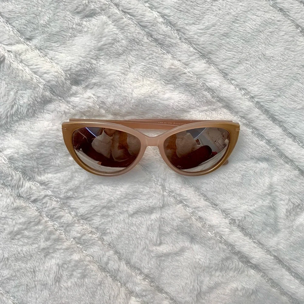 SUNGLASSES - Picture 2 of 3